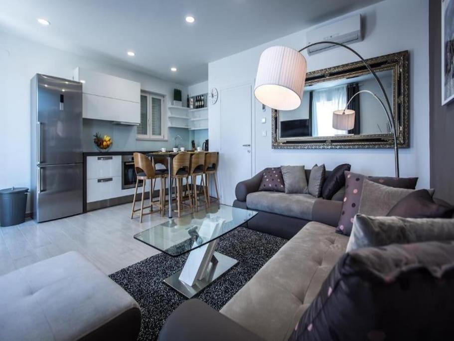 Bleu Villa - Three Bedroom Villa With Balcony And City View Dubrovnik Eksteriør bilde